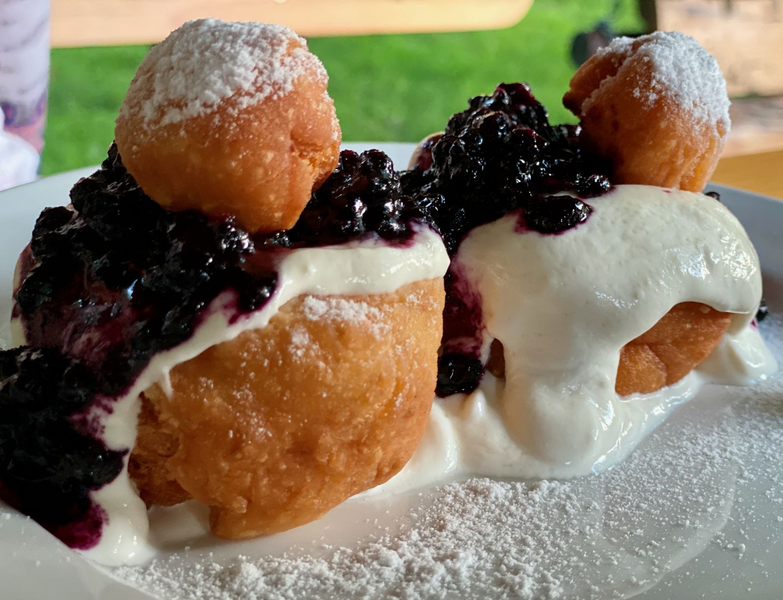 How many calories are in papanași: Two with sour cream and jam, 250 g, 750 calories