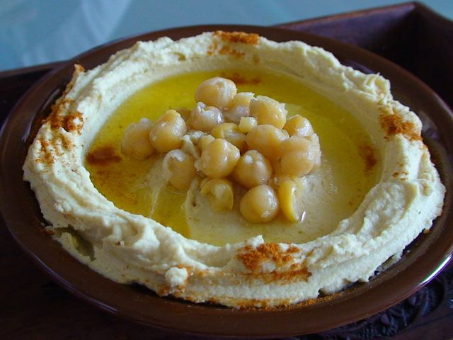 חומוס: כמה קלוריות בצלחת חומוס?